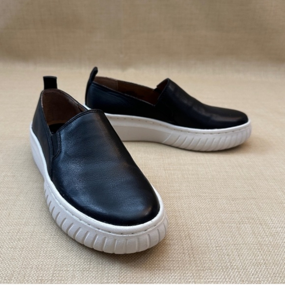 Sofft Black Leather 'Potina' Slip-On Platform Sneakers